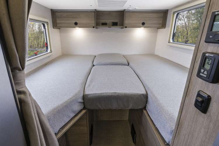 Winnebago EKKO Stock Mattress Sheet Set
